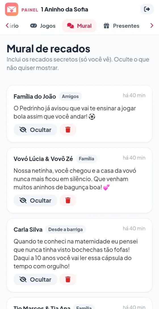 Mural de recados com recados das famílias e botões Ocultar e Excluir